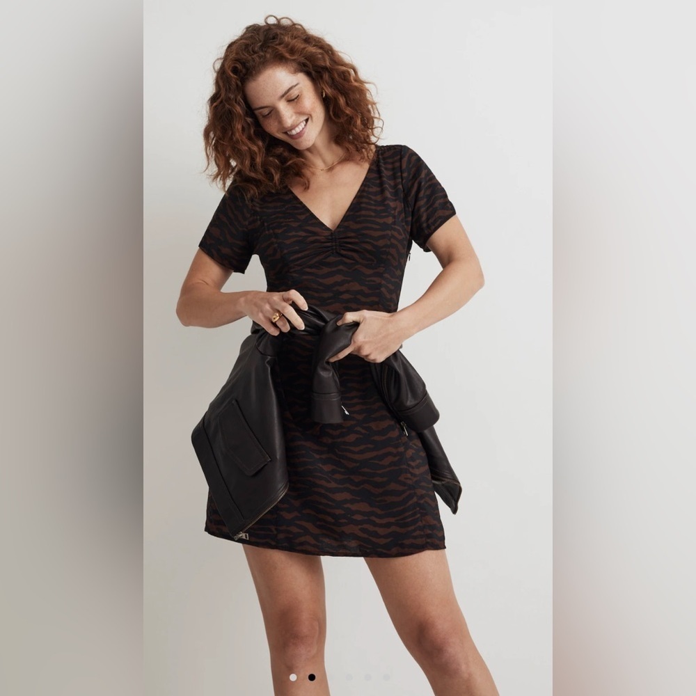 NEW Madewell V-Neck Brown Black Abstract‎ Animal Short Sleeve Print Mini Dress 6